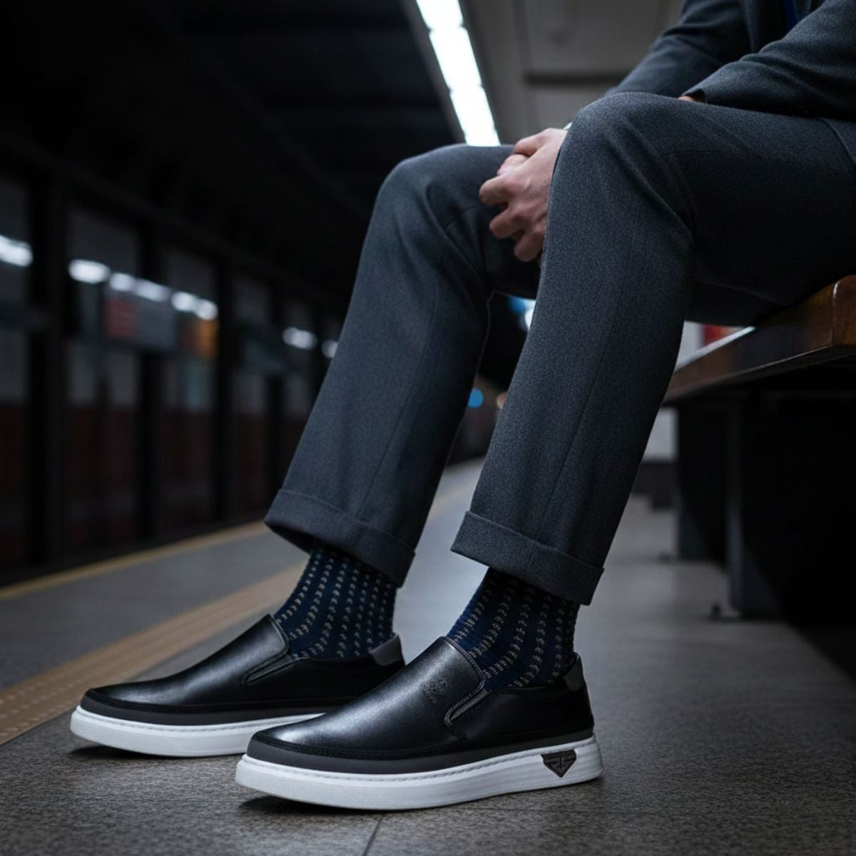 Men's Casual Slip-On Shoes in Genuine Leather – Comfortable Lightweight Footwear for Daily Wear and Travel