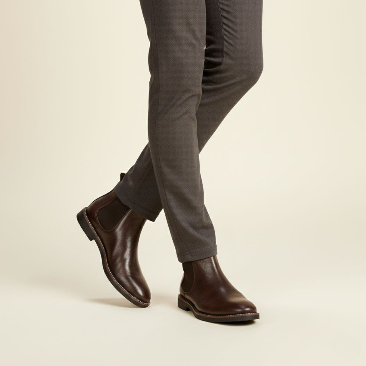 Men's Durable Leather Chelsea Boots – Classic Slip-On Design with Tailored Fit for Comfort and Versatile Style