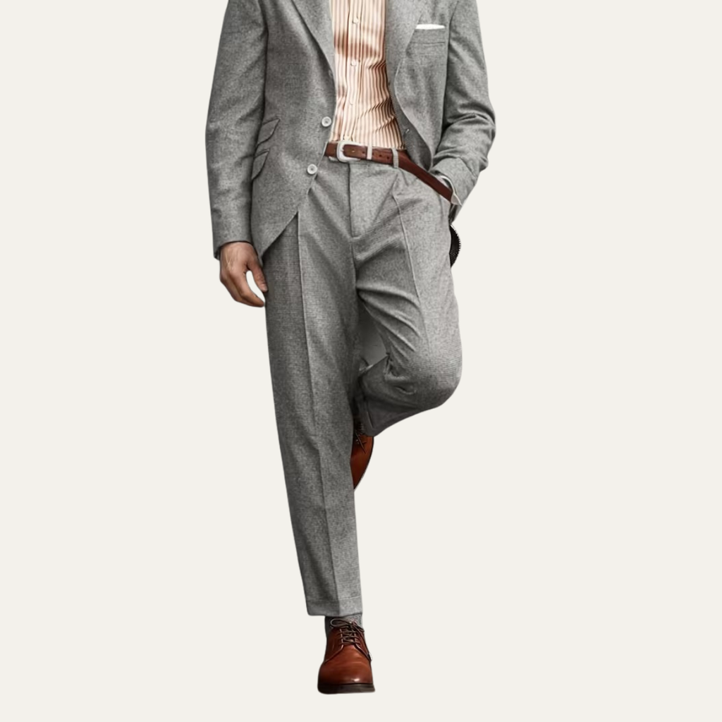 Men's Tailored Pleated Dress Pants in Black – Premium Fabric, Comfortable Fit for Business and Formal Wear